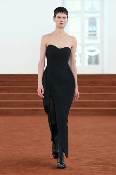 Look 49